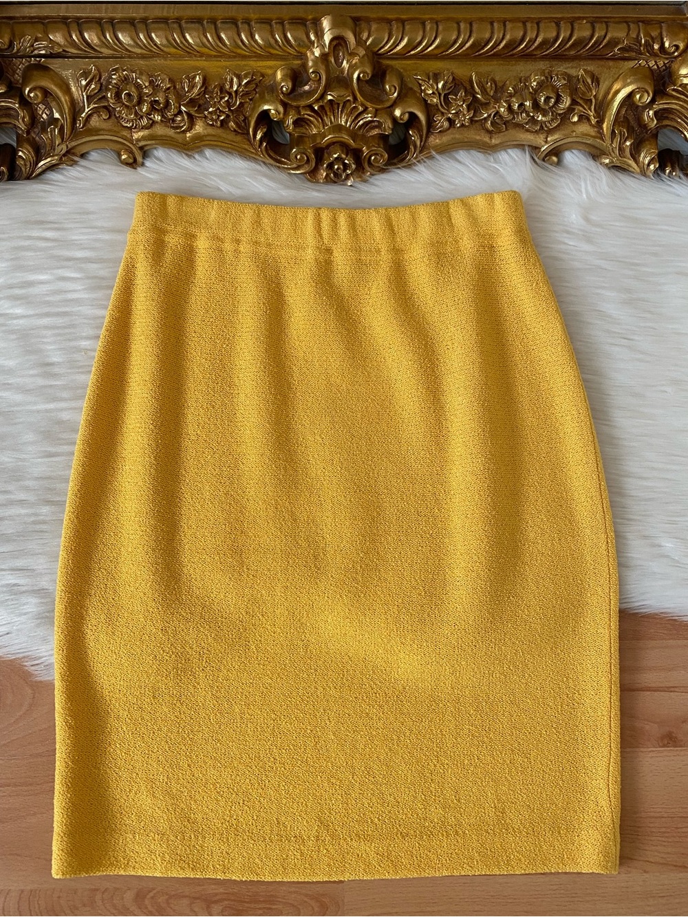 St John Collection By Marie Gray Santana Knit Yellow Pencil Skirt